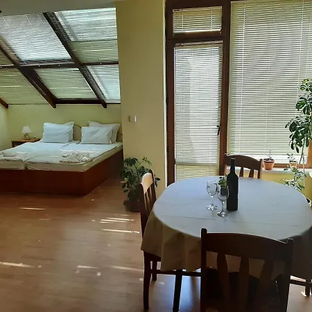 Guest house Къща Старият Кестен